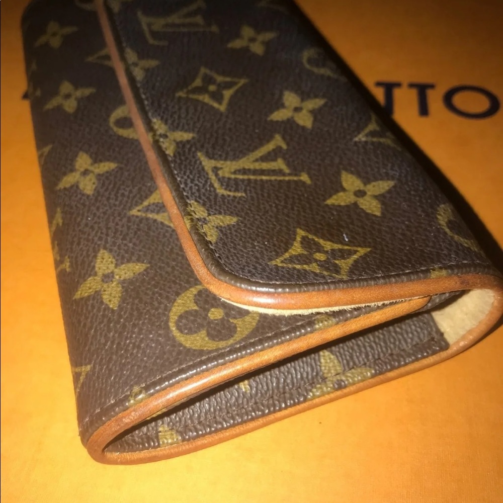 SOLD Authentic Louis Vuitton Twin Pochette PM - Picture 4 of 8